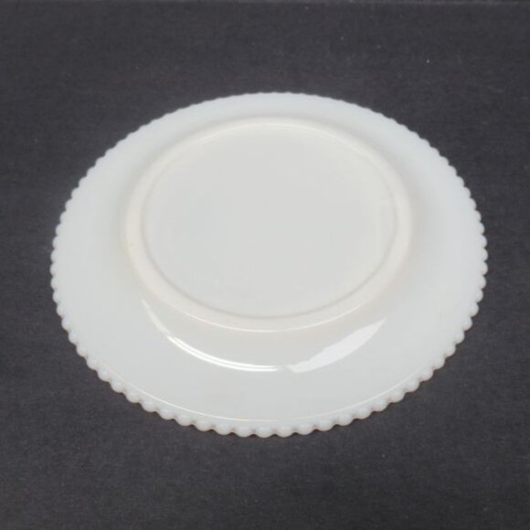 Westmoreland Milk Glass BEADED EDGE 6 Inch Hand Painted Strawberry Plate - Picture 4 of 4